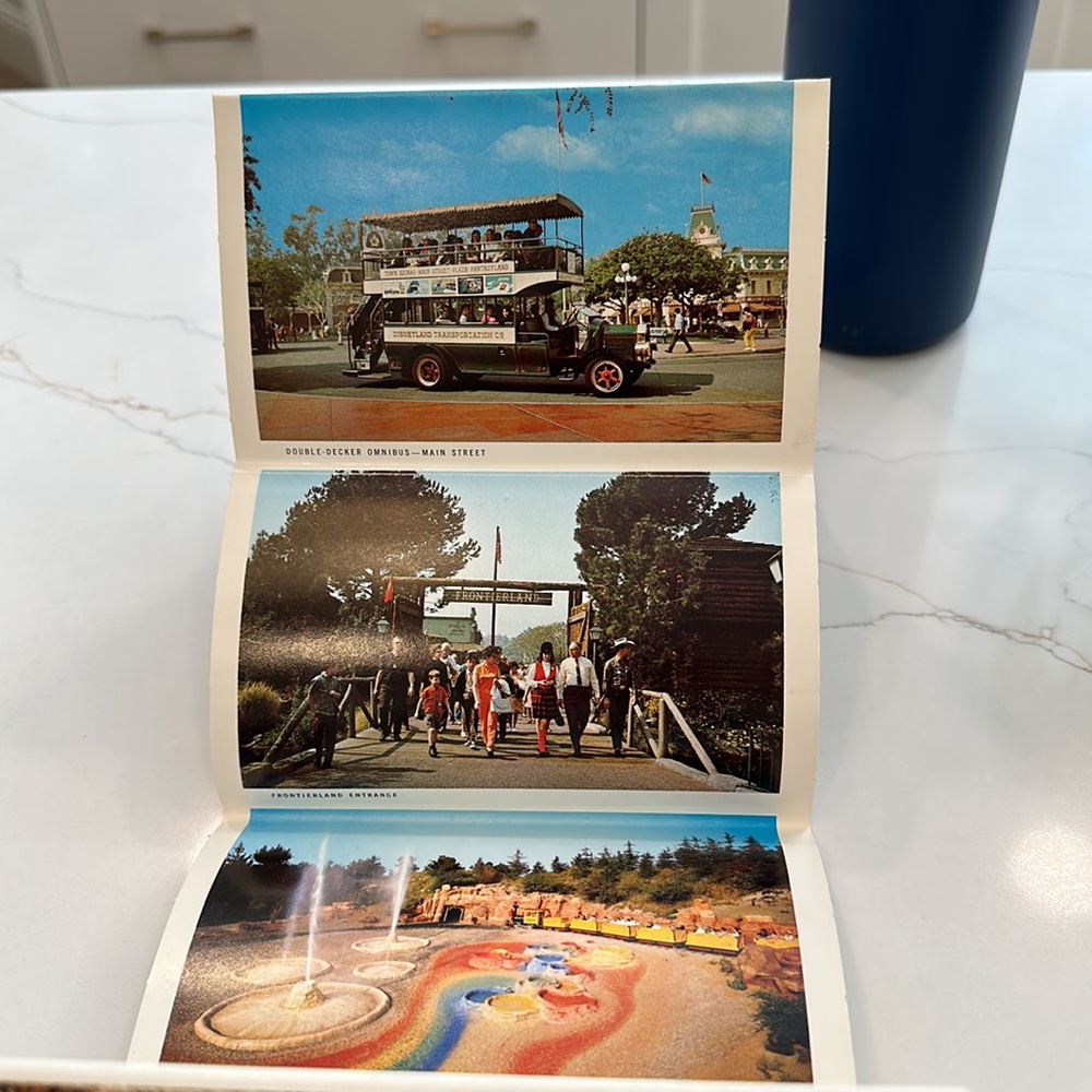 Vintage 1960’s This is Disneyland 26 Colorful Scenes Postcard Souvenir Photobook - Picture 7 of 9